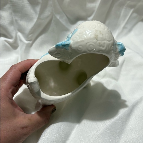 Vintage Charming White and Blue Lamb Planter - Picture 4 of 5